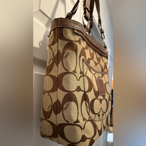 Coach Signature Brown and Tan Reversible Shoulder Bag - Picture 3 of 15